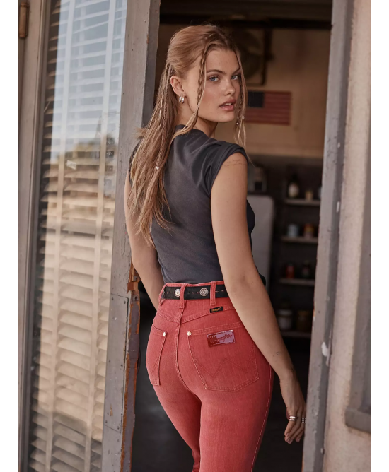 Wrangler - Lainey Wilson Flare Jeans Red Wrangler - Lainey Wilson Flare Jeans Red