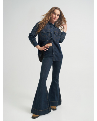 Wrangler - Lainey Wilson Boyfriend Denim Shirt Sandrider