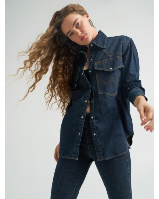Wrangler - Lainey Wilson Boyfriend Denim Shirt Sandrider